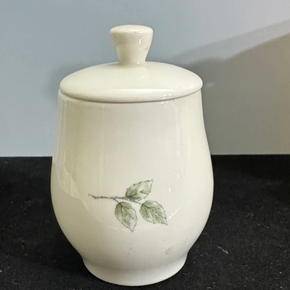 Vintage Syracuse Wayside USA Carefree China USA Sugar Bowl w/ Lid